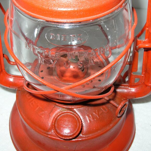 Antique DIETZ LITTLE WIZARD OIL LANTERN w/Dietz Glass USA 11.5" Tall NICE!!! B - Picture 3 of 8